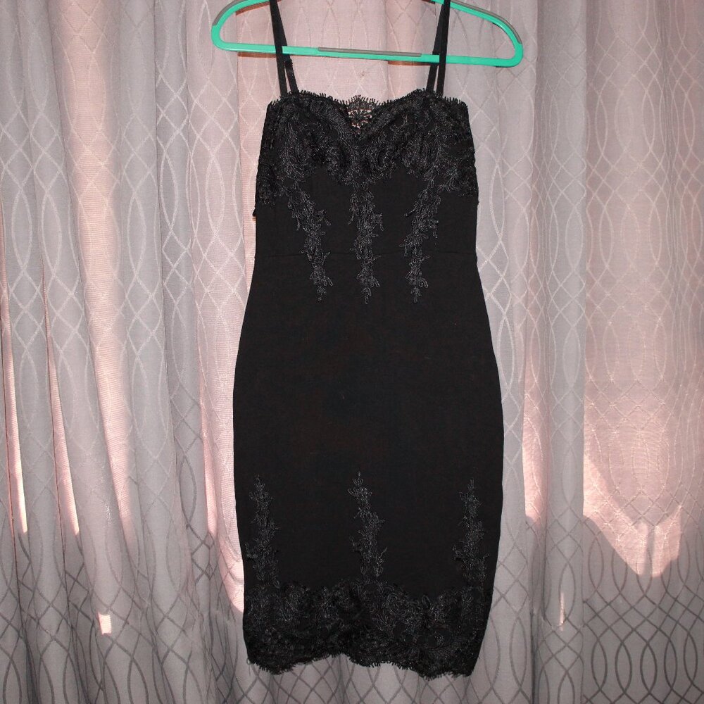 Haute Monde Women's Lace Embroidery Midi Fitted Dress Black Size Medium